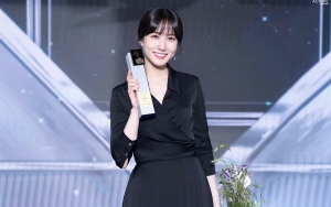 Park Eun Bin Anggun Bak Dewi di BIFF 2022, Harga Gaun Berkilauan Hampir 100 Juta