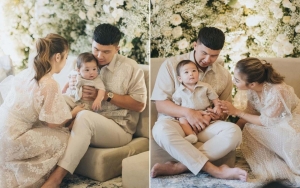 8 Potret Indra Priawan Suami Nikita Willy Momong Baby Izz, Bak Father-Son Goals 