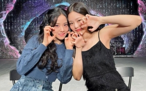 Sentuhan Iseng Jennie Bikin Jisoo Panik di Konser BLACKPINK
