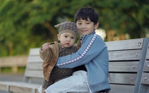 Vibes Rafathar Cool Lihat Member JKT48, Rayyanza Cipung Melongo Gak Ada Jaim-Jaimnya