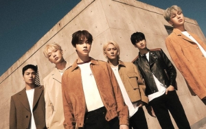 iKON Obati Kekecewaan Penonton KAMP LA 2022 Lewat Fanservice 'Dewa'
