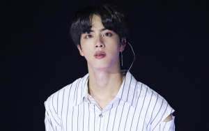 Demi Fans, Jin BTS Bela-Belain Langgar Aturan Staf Saat Konser di Busan