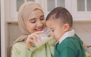 Bak Jumpa Fans, Video Anak Zaskia Sungkar Sapa dan Lambaikan Tangan ke Penggemar Bikin Gemas