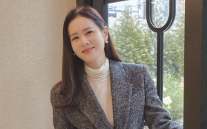 Baby Bump Son Ye Jin Akhirnya Terlihat di Pernikahan Teman