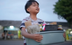 Single Farel Prayoga Feat Mufly Key 'Si Kecil Aku' Menyayat Hati
