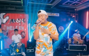 Denny Caknan Tetap Bisa 'Ambyarkan' Penonton Meski Saat Tampil Sound Mati