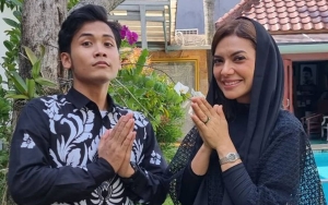 Bintang Emon Panik Tangannya Dicium Najwa Shihab, Netter: Gak Di-briefing