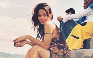 Bunda Corla Pamer Kemiripan Wajah Dengan Angelina Jolie, Isi Komentarnya Penuh Tagihan Live