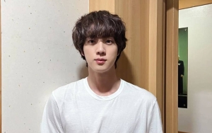 Jin BTS Hampir Kabur Dapat Sambutan 'Ngegas' Lee Young Ji