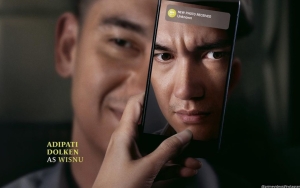 Adipati Dolken 'Dipaksa' Jadi Lebih Dewasa Dari Usianya di Film 'Perfect Strangers'