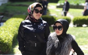 Syahrini Miliki Bisnis Madu, Sang Adik Justru Diduga Pakai Produk Dari Brand Lain