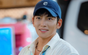 Tak Cuma Tampan, Ji Chang Wook Juga Sopan Banget di Kehidupan Nyata