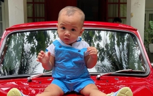 Belum Genap Setahun, Gaya Rayyanza Cipung Tenteng Barang Endorsean Bak Model Cilik Profesional