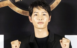 Tampan Luar Dalam, Song Joong Ki Tunjukkan Sikap Hangat Saat Reuni dengan Pemain 'Vincenzo'