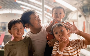 Hanung Bramantyo Nangis Lihat Pencapaian Sang Putra Cilik: Hatiku Selembut Pasir Sahara