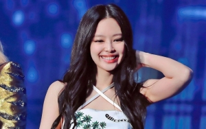 Bak Kena Karma, Kocaknya Jennie Terjebak Confetti di Konser BLACKPINK