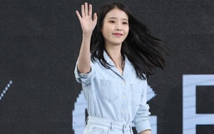 IU Pamitan ke Lagu 'Pallete', Ucap Perpisahan di Depan 40 Ribu Penonton Konser