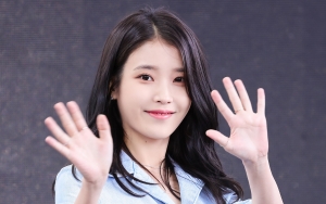 IU Berulang Kali Minta Maaf ke Salah Satu Dancer Saat Latihan untuk Konser