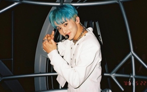 Mark NCT 127 Angkat Kaus Tunjukkan Abs Saat Latihan Dance