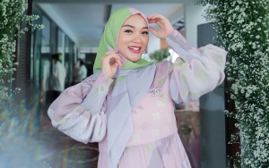 Zaskia Gotik Ungkap Hasil Newborn Photoshoot Anak Kedua, Kostumnya Curi Atensi