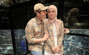Lesti Kejora Girang Usai Rizky Billar Hadiahi Ponsel Super Mewah, Harganya Selangit?