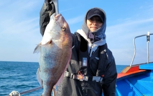 Ngaku Orang Sabar, Gong Yoo Bahagia Nikmati Penantian Lewat Hobi Mancing