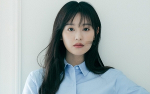 Kim Ji Won Bicara Sosoknya Di Balik Kamera Hingga Ungkap Genre Musik dan Buku Favoritnya