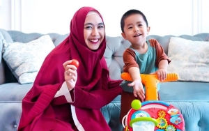 Oki Setiana Dewi Ungkap Harapan Mendalam untuk Anak Bungsu yang Idap Penyakit Langka