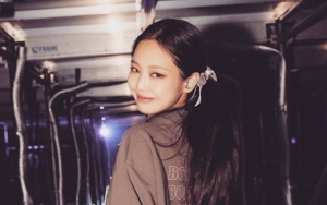 Jennie BLACKPINK 'Adu Imut' Bareng Bocah Saat Jalan-jalan di Dallas