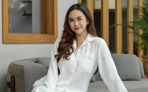 Aura Kasih Khawatir Tinggalkan Anak Sementara selama 2 Minggu