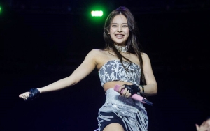 Jennie Dicuekin Anak Kecil di Konser BLACKPINK