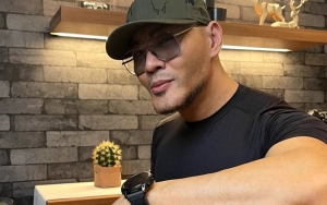 Reaksi Deddy Corbuzier Saat Lihat Cewek Cantik Cosplay Jadi Dirinya