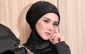 Mulan Jameela Bawakan Lagu 'Wonder Woman' di Acara Wisuda Usai Raih Gelar S1