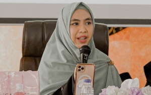 Oki Setiana Dewi Curhat Perbedaan yang Bikin Nyesek Saat Sidang Promosi Doktor