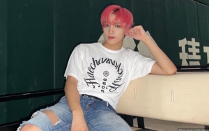 Nyeleneh, Haechan NCT Asyik Gelantungan di Bus usai Sampai Indonesia