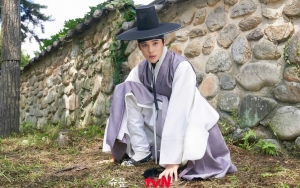 Media Korea Soroti Kemampuan Akting Moon Sang Min di 'Under The Queen's Umbrella'