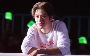 Lepas Jaket Imut, Vibes Jaehyun NCT Berubah Drastis usai Sampai Indonesia