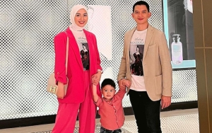 Baru 2 Tahun, Terekam Momen Pintar Putra Citra Kirana Transaksi Sendiri Ke Supermarket