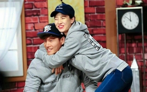 Bikin Heboh, Song Ji Hyo Ungkap Cinta Hingga Beri Kecupan di Kepala Kim Jong Kook di 'Running Man'