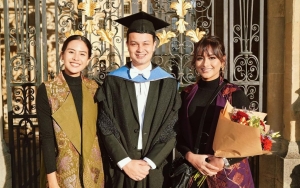 Maudy Ayunda Tampil Menawan di Wisuda Adik Ipar, Ternyata Satu Almamater