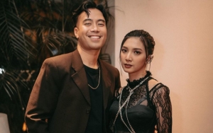 Vidi Aldiano Totalitas Bikin Sambutan Usai Ditinggal Sebulan, Sheila Dara Berekspresi Datar