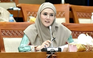 Mulan Jameela Nangis Ungkap Alasan Dirinya Buru-buru Hijrah