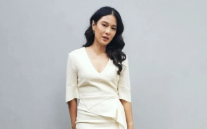 Dian Sastro Pajang Pas Foto dengan Efek Hitam-Putih, Paras Hingga Ekspresi Tajam Bikin Salfok