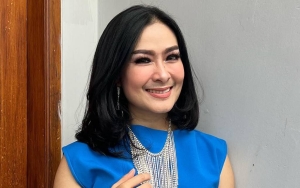 Iis Dahlia Beri Hadiah Banyak Baju, Reaksi Anak Rizki DA Bikin Gemas