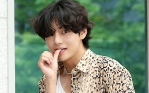 V BTS Mendarat di Paris Usai Bikin Geger Tiba-Tiba Terlihat di Bandara Incheon