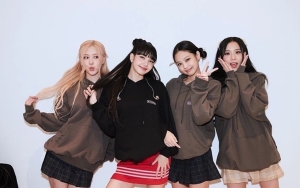 Lisa dan Rose Antusias Gendong Jennie & Jisoo di Konser BLACKPINK