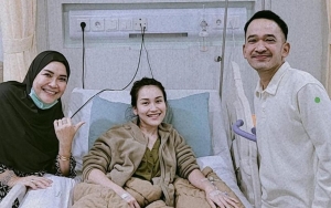 Ayu Ting Ting Merasa Tak Enak Hati Sang Ibunda Kerap Hubungi Ruben Onsu Secara Diam-Diam