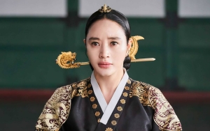 Kim Hye Soo Buktikan Kualitas Lewat 3 Adegan Ngeteh di 'Under The Queen's Umbrella'