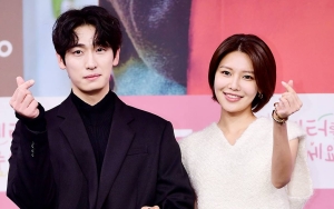 Cara Sooyoung SNSD & Yoon Park Hargai Anak-anak di Presscon 'Fanletter, Please'