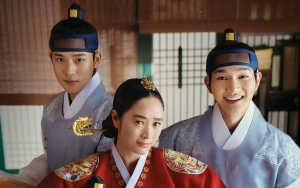 Kim Hye Soo Repost Fanbase Indonesia Demi Informasi Para Pangeran 'Under The Queen's Umbrella'